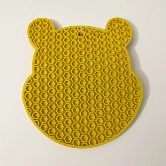 Disney Winnie the Pooh Oven Mitt and Pot Holder and Silicone Trivet - Picture 4 of 12